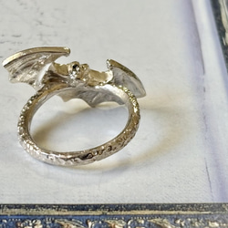 銀こうもりの指輪 3枚目の画像