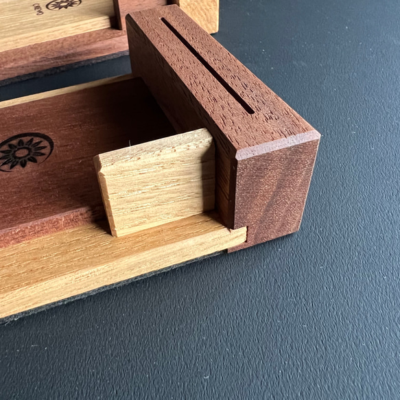 ☆人気商品☆ 木製 カードスタンド縦型【CARDstand】ショップカード 名刺スタンド※在庫あり 人気・おすすめ｜使いやすい・旅行におすすめ 品質保証 全国発送 日本国内発送・最短翌日お届け