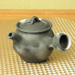 竹炭茶壺（大） 第2張的照片