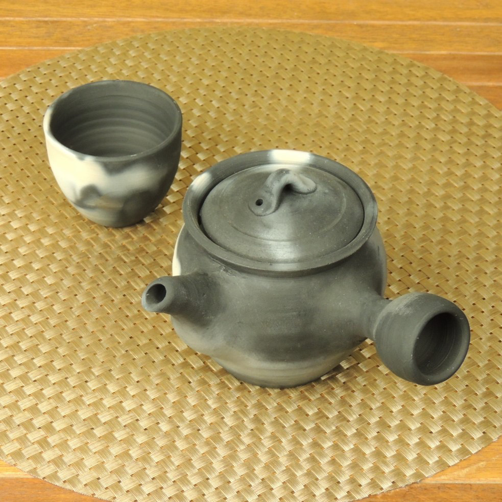 玉竹茶壺 竹炭茶壺（大） 茶壺土和窯（つちわがま） 的作品3222543｜Creema
