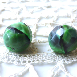 FP 深緑混じり　チェコビーズ Czech Glass Beads２個 1枚目の画像