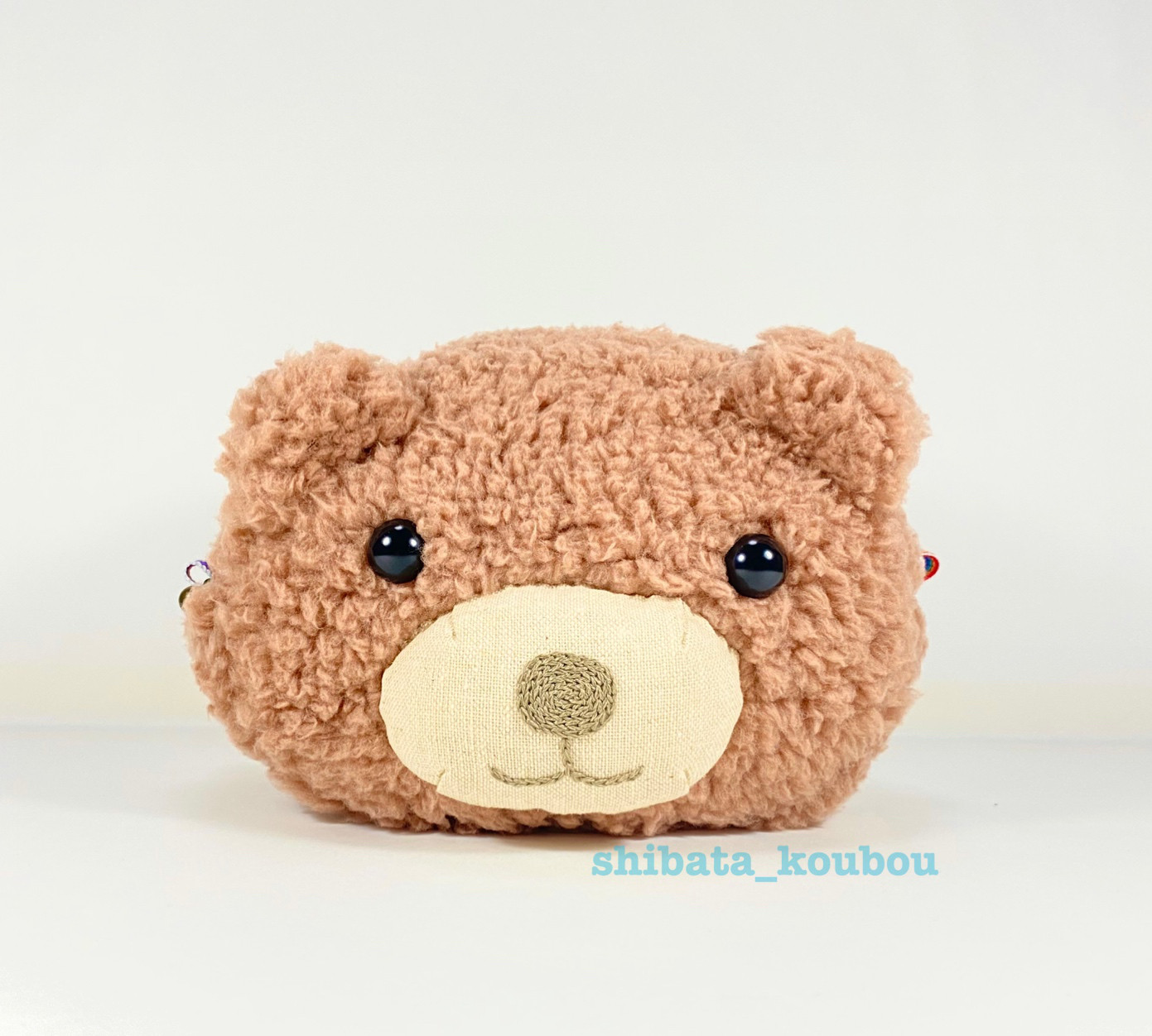 FEILERクマの顔刺繍ベージュ小型ポーチ