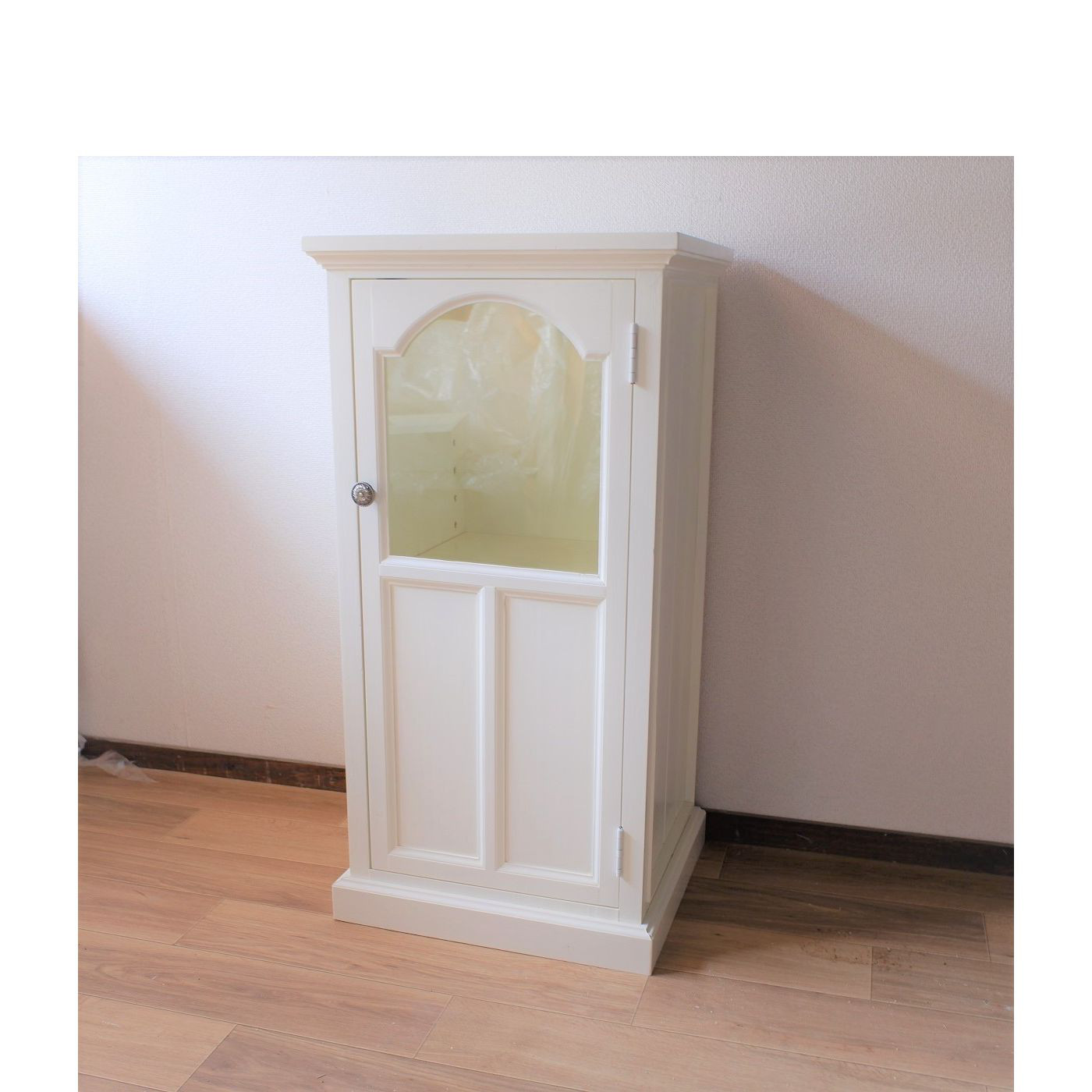 【２週間程度で発送可】アーチトップのキャビネット　ミルキーホワイト 　★取っ手が選べる★