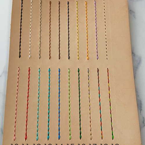 レザー しずく型カラーキーホルダー☆刻印可☆シールキー ヌメ革 本革