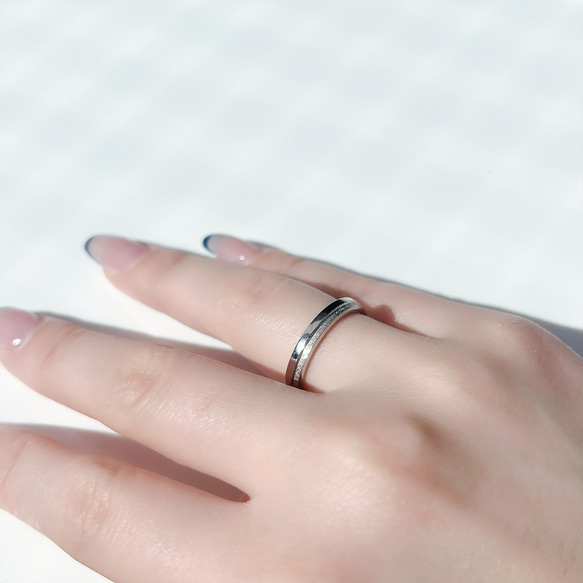 『未来のシルエット』肌に優しいペアリング 指輪 ブライダルリング 名入れ 刻印 ステンレス プレゼントキラキラ 結婚指輪 7枚目の画像
