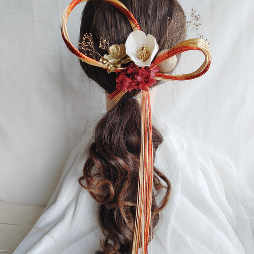 水引きリースリボン 水引きアレンジ 水引き髪飾り 椿 ツバキの髪飾り  
