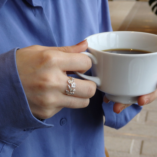 フラワーリング ゴールド/花モチーフ指輪 アンティーク風 大人可愛い