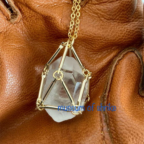 Scuba[スキューバ]一点物クリスタルクォーツ水晶原石入りコクーン