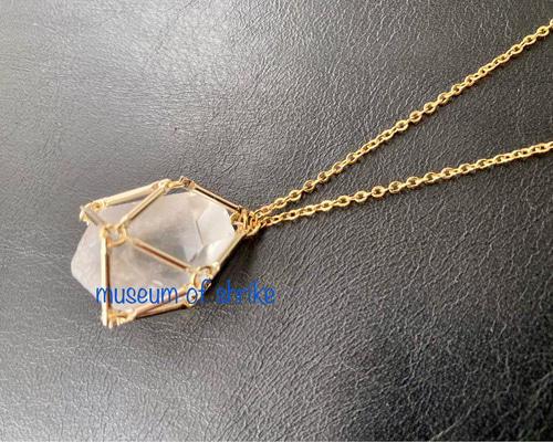 Scuba[スキューバ]一点物クリスタルクォーツ水晶原石入りコクーン