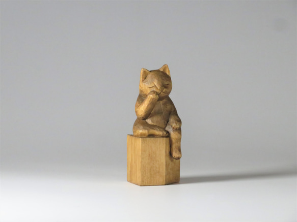 木彫り 弥勒猫　蜜蝋仕上げ　猫仏1705 3枚目の画像
