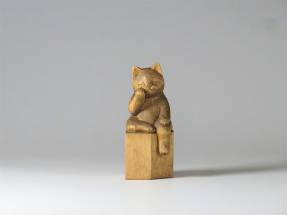 やっかい猫様 レトロ 木彫 壁かけ