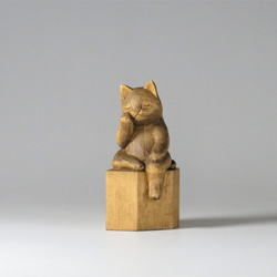 木彫り 弥勒猫　蜜蝋仕上げ　猫仏1705 4枚目の画像