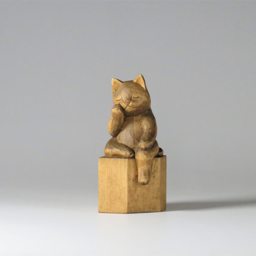 やっかい猫様 レトロ 木彫 壁かけ