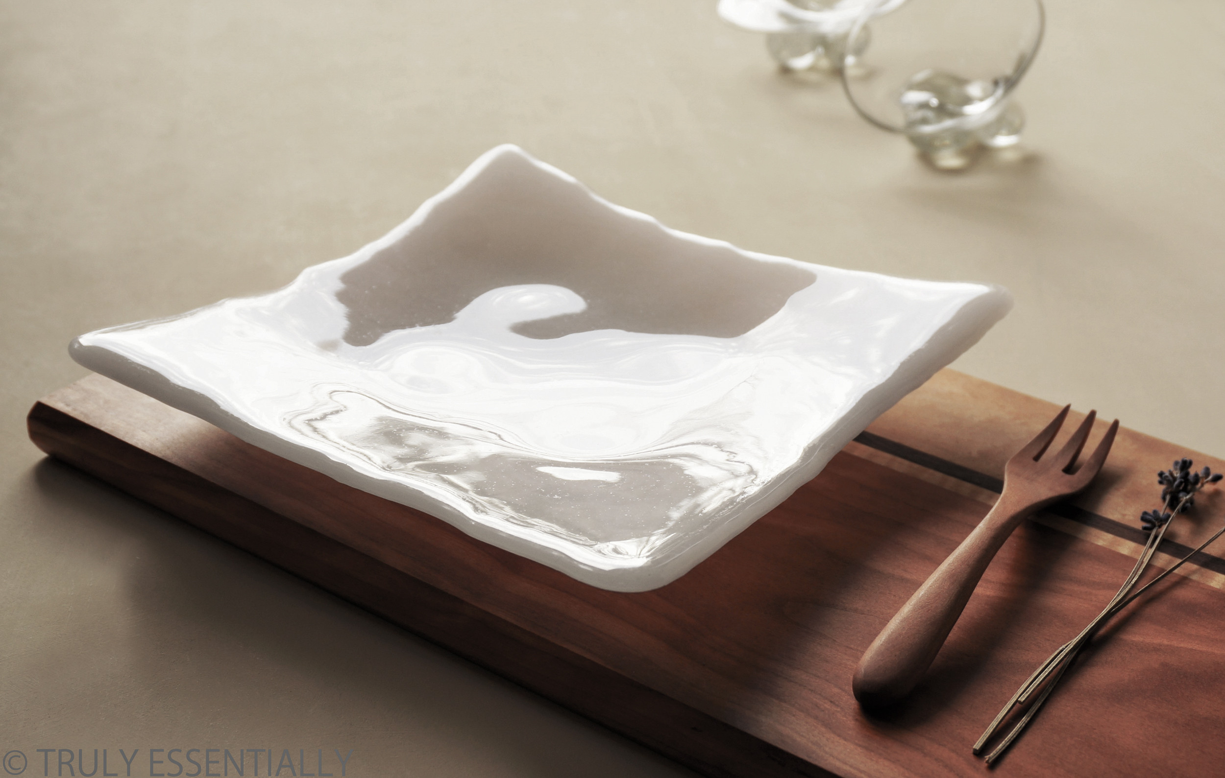 白色ガラスの器 -「 KAZEの肌 」● 19cm・光沢 11,400円