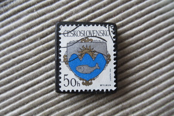 アップサイクル　チェコスロバキア　切手ブローチ2102 1枚目の画像