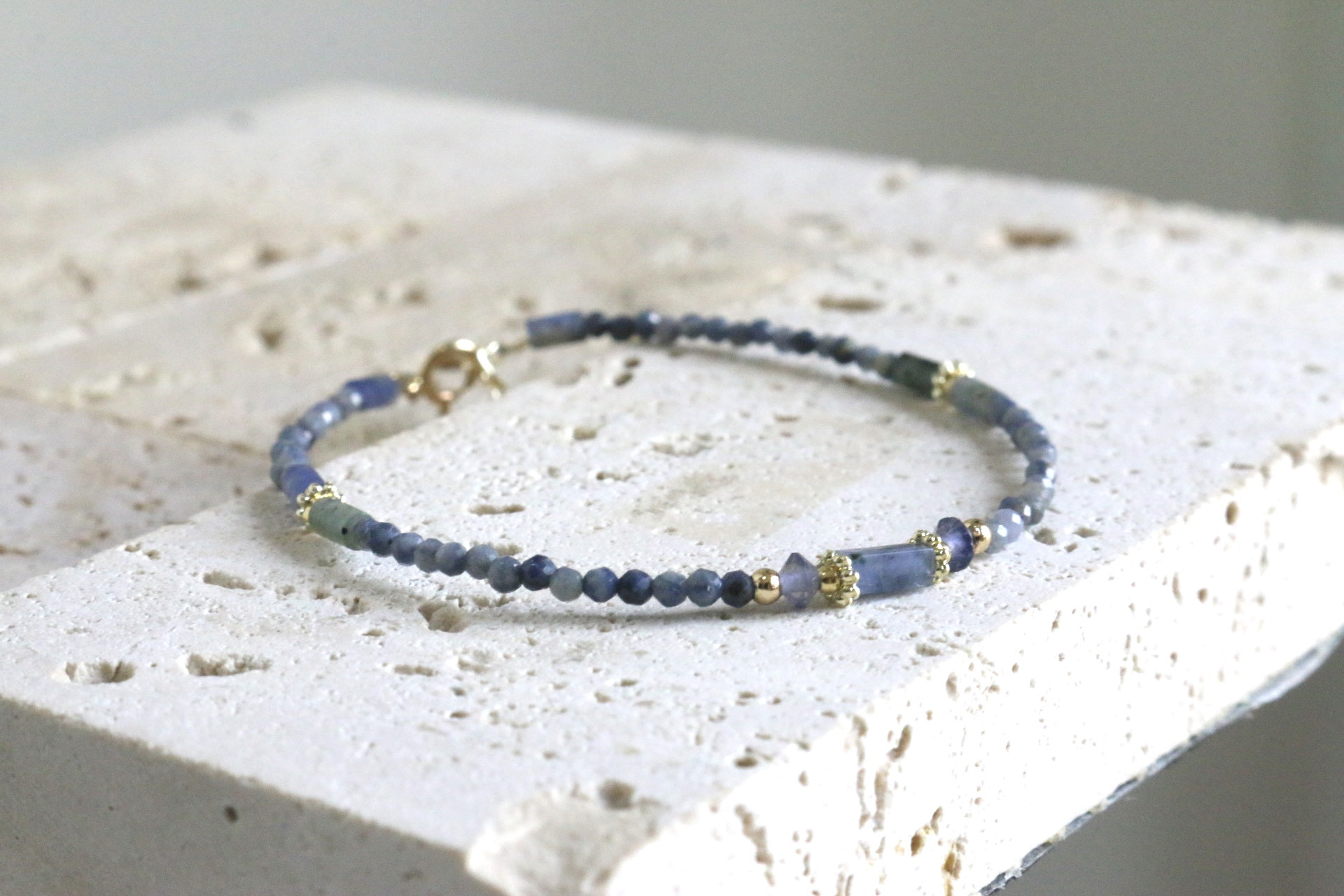 即*中様 天然石サファイアバングル ブレスレット ソーダライト サファイア 天然石 -Confidence