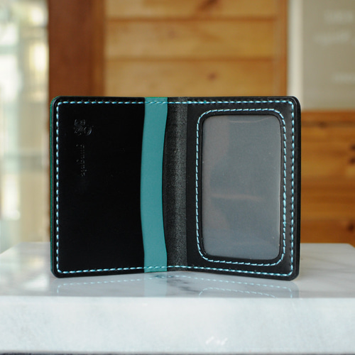 2つ折りパスケース 窓枠ポケットタイプ パスケース・定期入れ