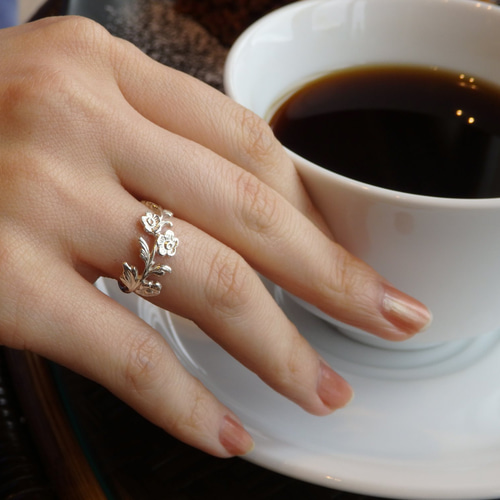 K18 花モチーフリング 花モチーフリング・18金メッキ・華奢デザイン・フラワーリング