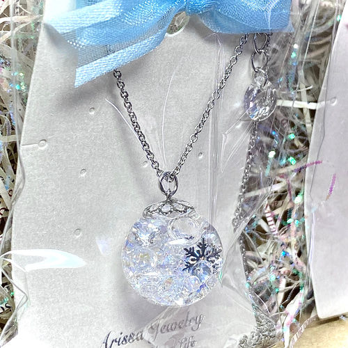 ❄︎雪の精のネックレス❄︎＊雪の結晶・スノードーム ネックレス