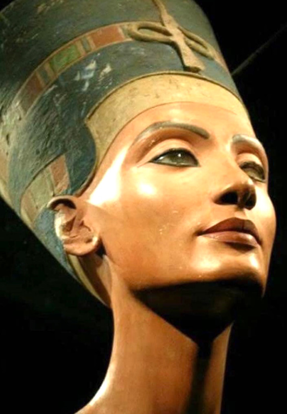 【ネフェルティティ（古代エジプトの美女）の　ネックレス】エジプト　ゴールドカラー 3枚目の画像