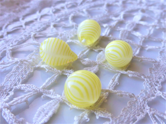 Pukkuri Shizuku 黃白色透明條紋捷克玻璃珠 4 件 第2張的照片