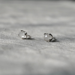 ll 4月誕生石 ll 4mm白水晶 - 925純銀耳針耳環 / 一對 附銀耳扣 第7張的照片