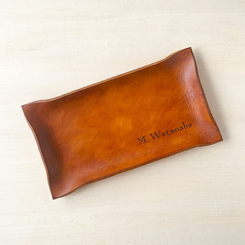 ロゴ・名入れオーダー アンティークチックな手染めレザートレイ