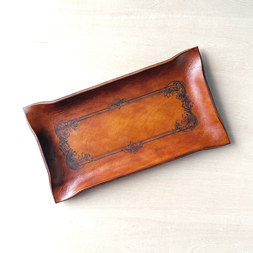 ロゴ・名入れオーダー アンティークチックな手染めレザートレイ