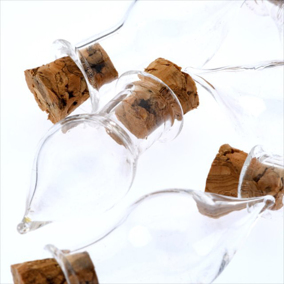 迷你瓶 6 件套 ★ Spitch ★ Heaton 包含 6 件 帶軟木塞的迷你玻璃瓶 第3張的照片