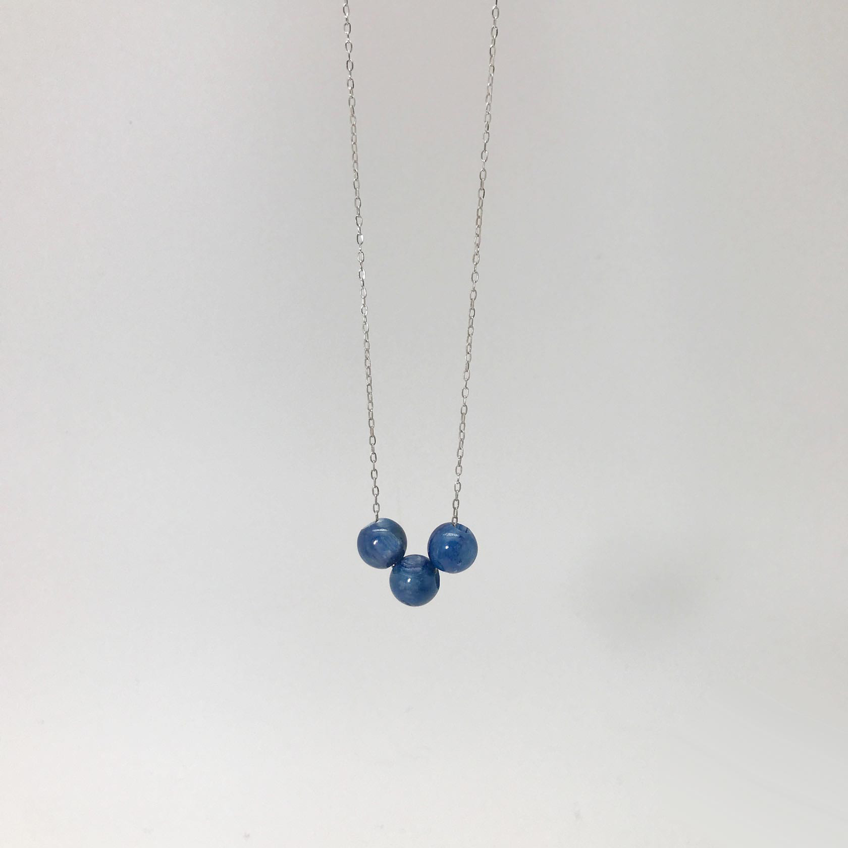 925 Silver Kyanite 9.8mm Bead Pendant Necklace