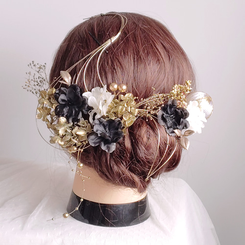 ヘアアクセサリー　髪飾り　ヘッドドレス 黒金　卒業式　結婚式　成人式パーティ 黒のチュールとソーラーフラワーのヘッドドレス／金のリボンと
