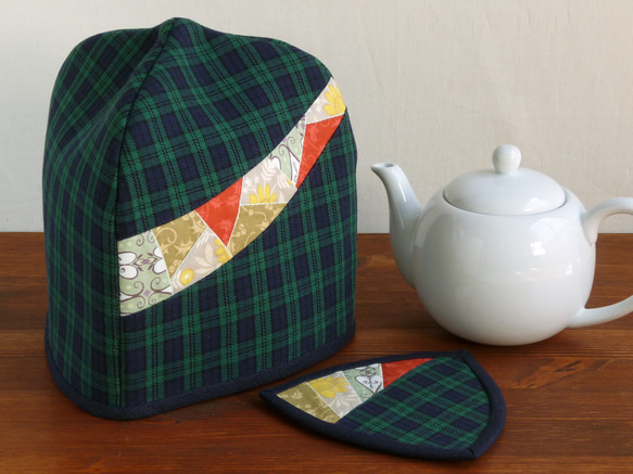 【再販】三角ティーコージーとマットのセット ～暖炉の前で～ グリーン 1枚目の画像