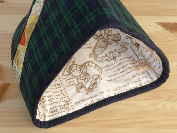 【再販】三角ティーコージーとマットのセット ～暖炉の前で～ グリーン 2枚目の画像