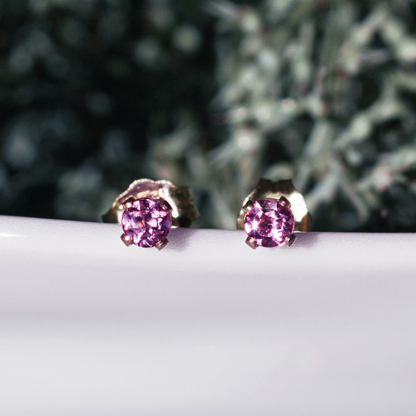 罕見！ 3毫米馬來亞石榴石耳環 - Marlene 第2張的照片