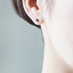 罕見！ 3毫米馬來亞石榴石耳環 - Marlene 第4張的照片