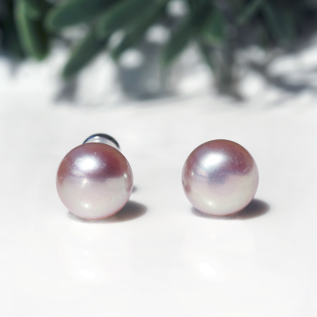 ぽろんと大粒！天然色ラベンダー真珠のサージカルステンレススタッドピアス　～昼顔
