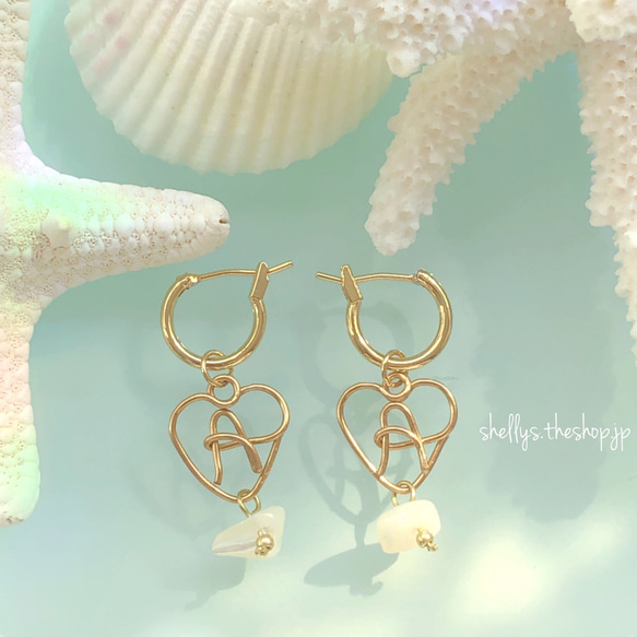 ♡initial pierce ⚓︎ イニシャルピアス オーダーメイドピアス ネームピアス ネームアクセサリー 名前入り 1枚目の画像