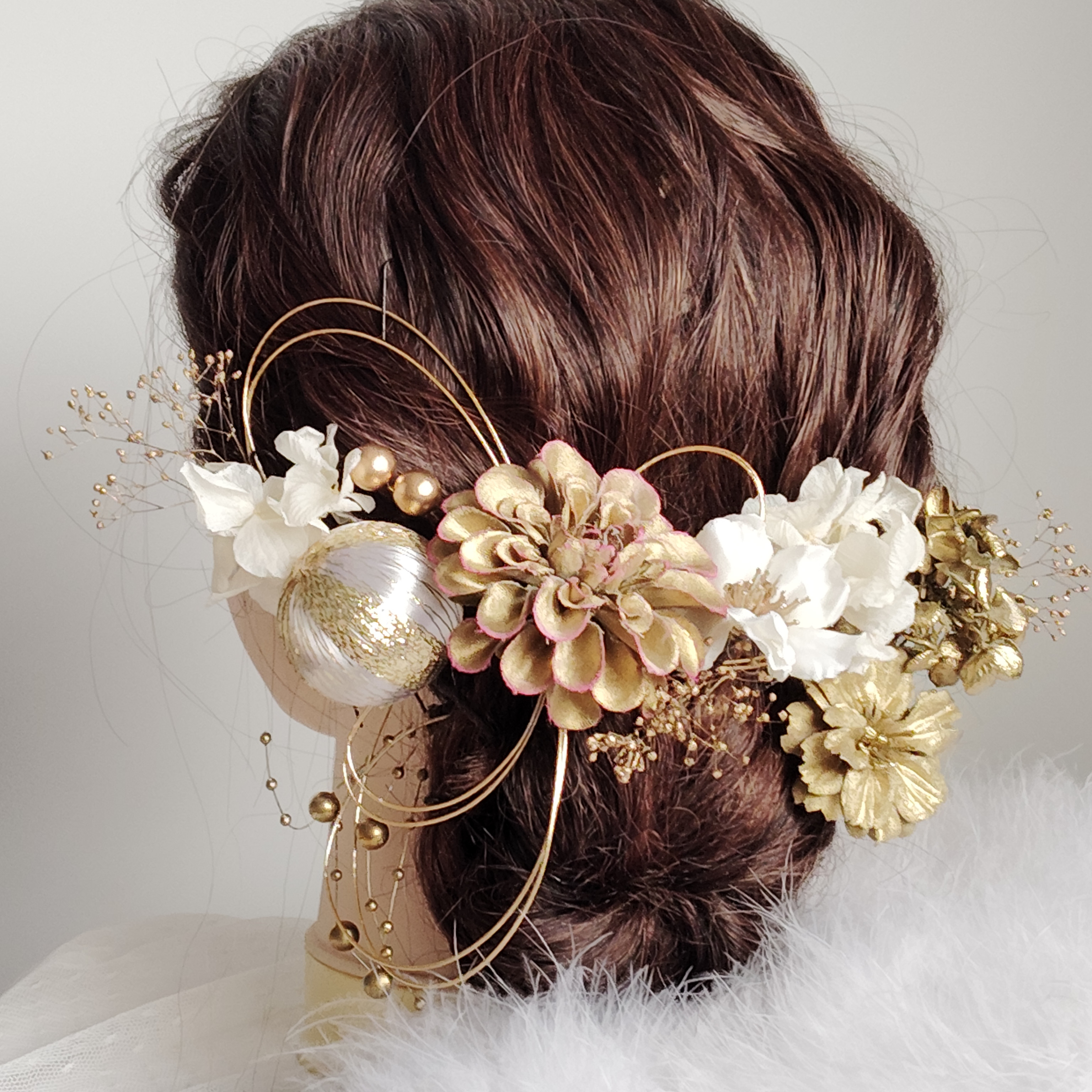 金耀＿＿金と白の髪飾り　白無垢　成人式　卒業式　結婚式　　和装　和装へア　着物　振袖　袴　水引　鞠玉　和玉　枝垂れパール