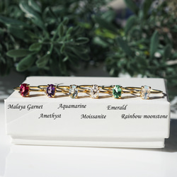 レインボームーンストーン6mmのオーバルファセット爪留めリング・縦横可　～蒼い月 9枚目の画像