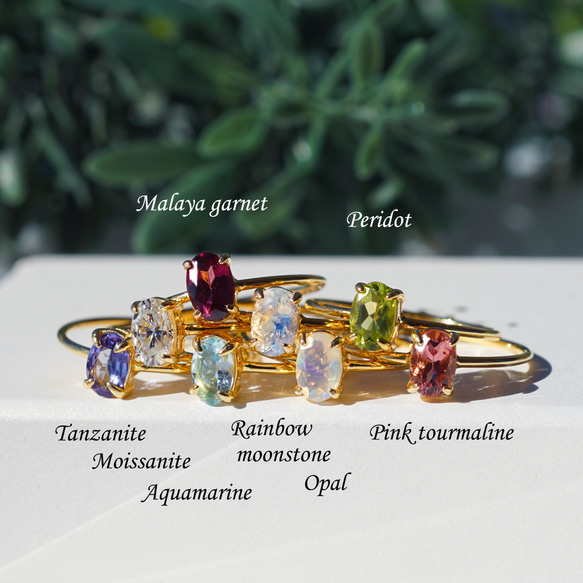 レインボームーンストーン6mmのオーバルファセット爪留めリング・縦横可　～蒼い月 7枚目の画像