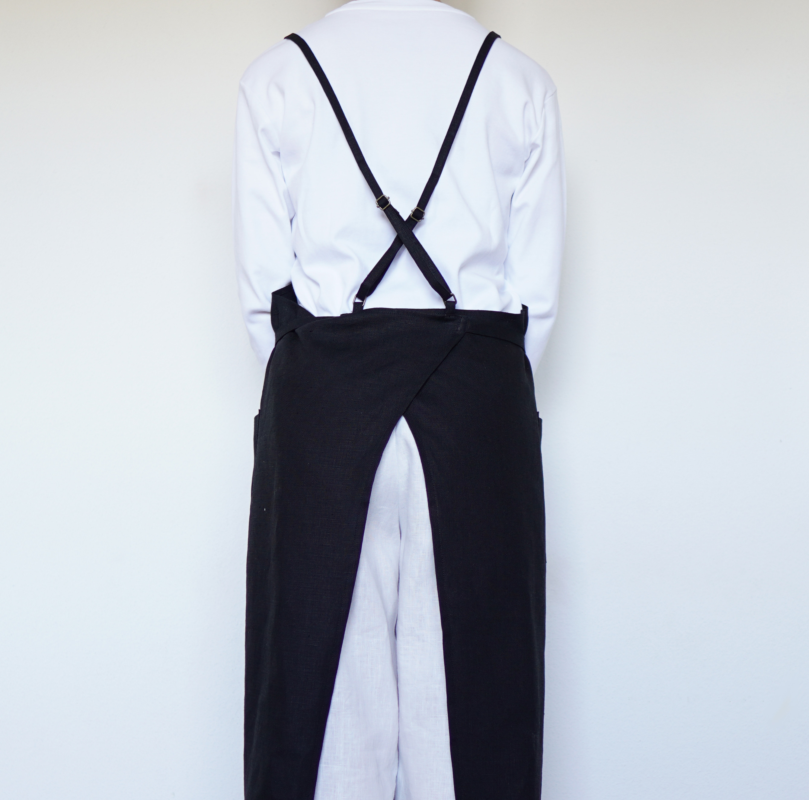 【選べる肩紐】受注製作　リネンエプロン　ブラック