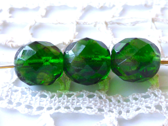 FP　緑　チェコビーズ　Czech Glass Beads3個 1枚目の画像