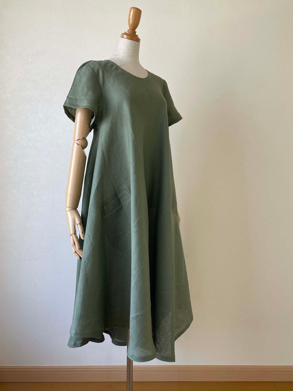 ポーリッシュリネン 裾がアシンメトリーのフレアワンピース ラウンドネック 半袖 セージグリーン 無地 M～Lサイズ 4枚目の画像