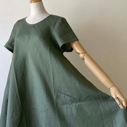 ポーリッシュリネン 裾がアシンメトリーのフレアワンピース ラウンドネック 半袖 セージグリーン 無地 M～Lサイズ 1枚目の画像