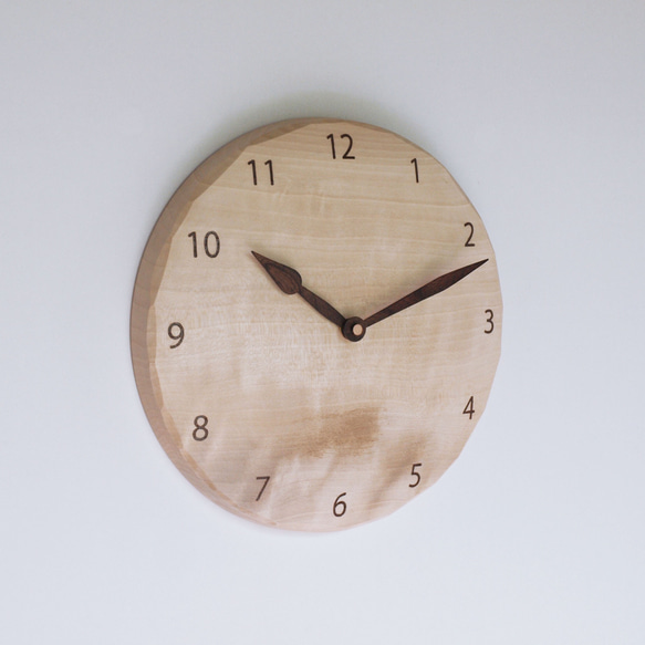 木製 掛け時計 丸型 ミズキ材2 1枚目の画像
