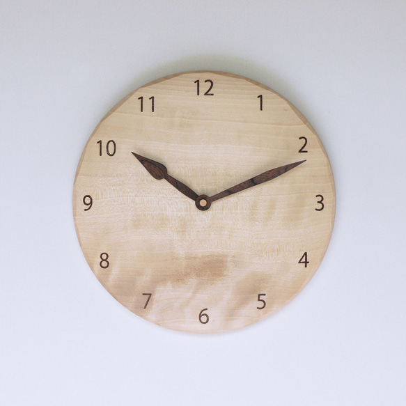 木製 掛け時計 丸型 ミズキ材2 2枚目の画像