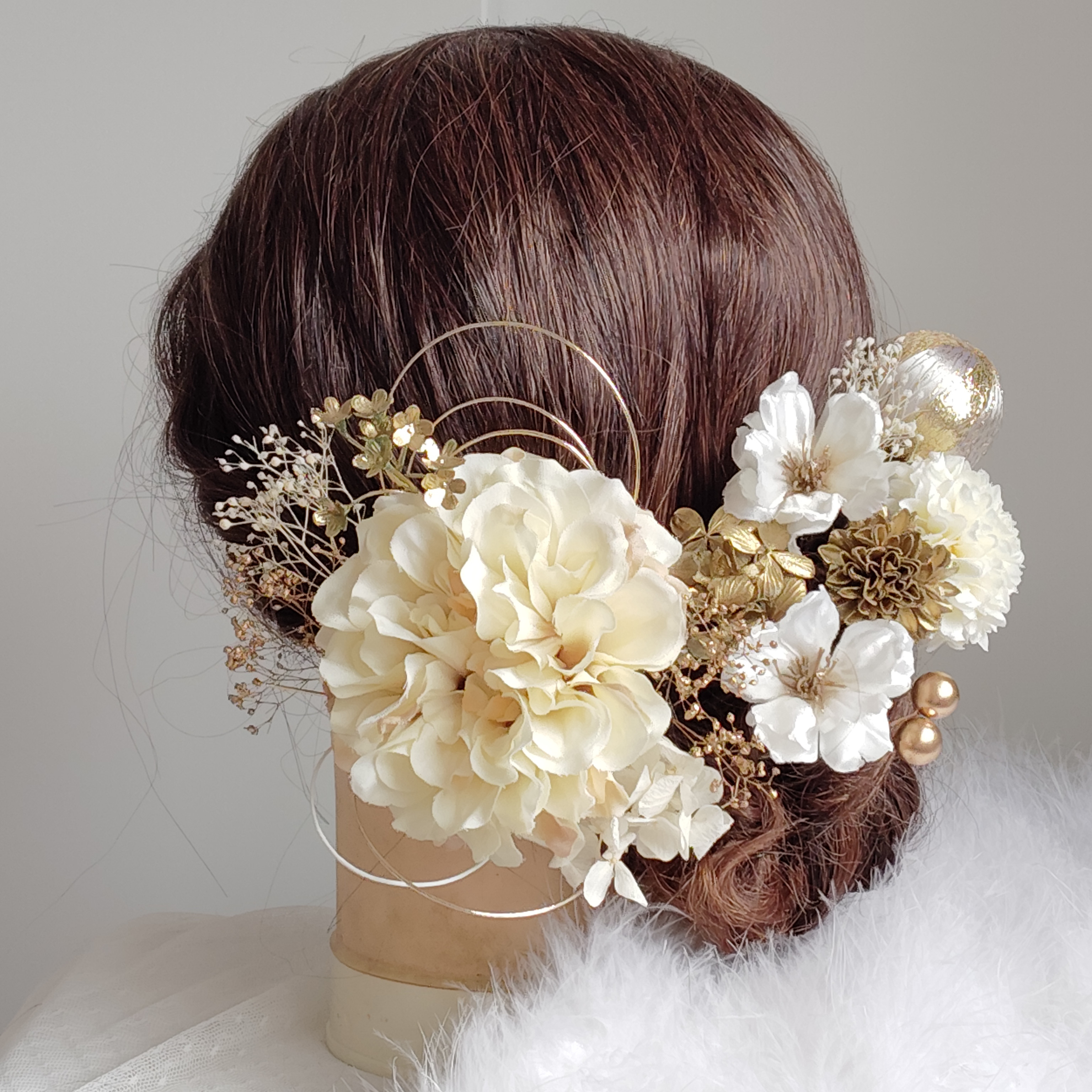 結花＿＿ダリアと林檎の花の髪飾り　卒業式　成人式 　結婚式　髪飾り 　白無垢　色打掛　振袖　着物　袴　和装　白金