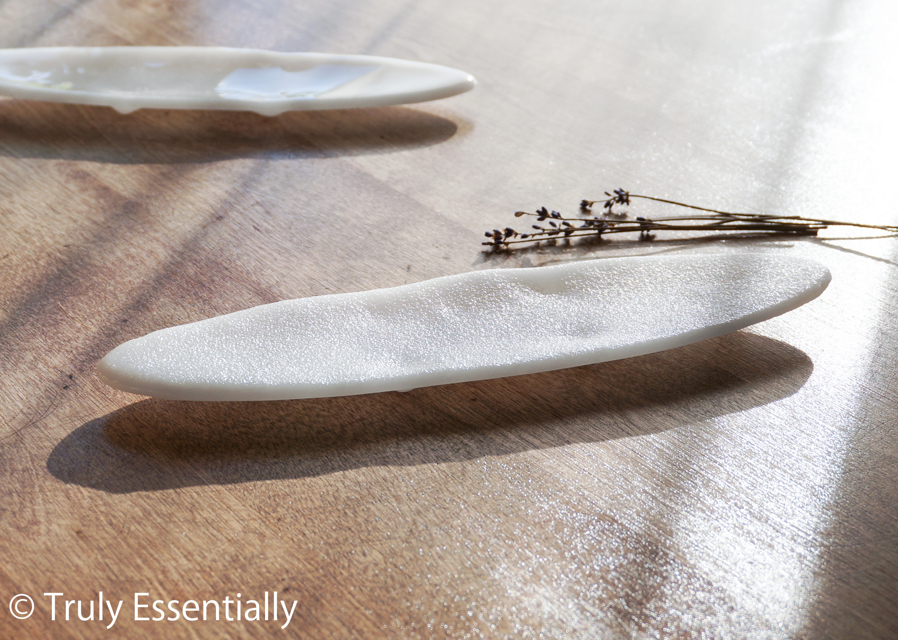 白色ガラスの器 -「 KAZEの肌 」● 27cm・絹目調