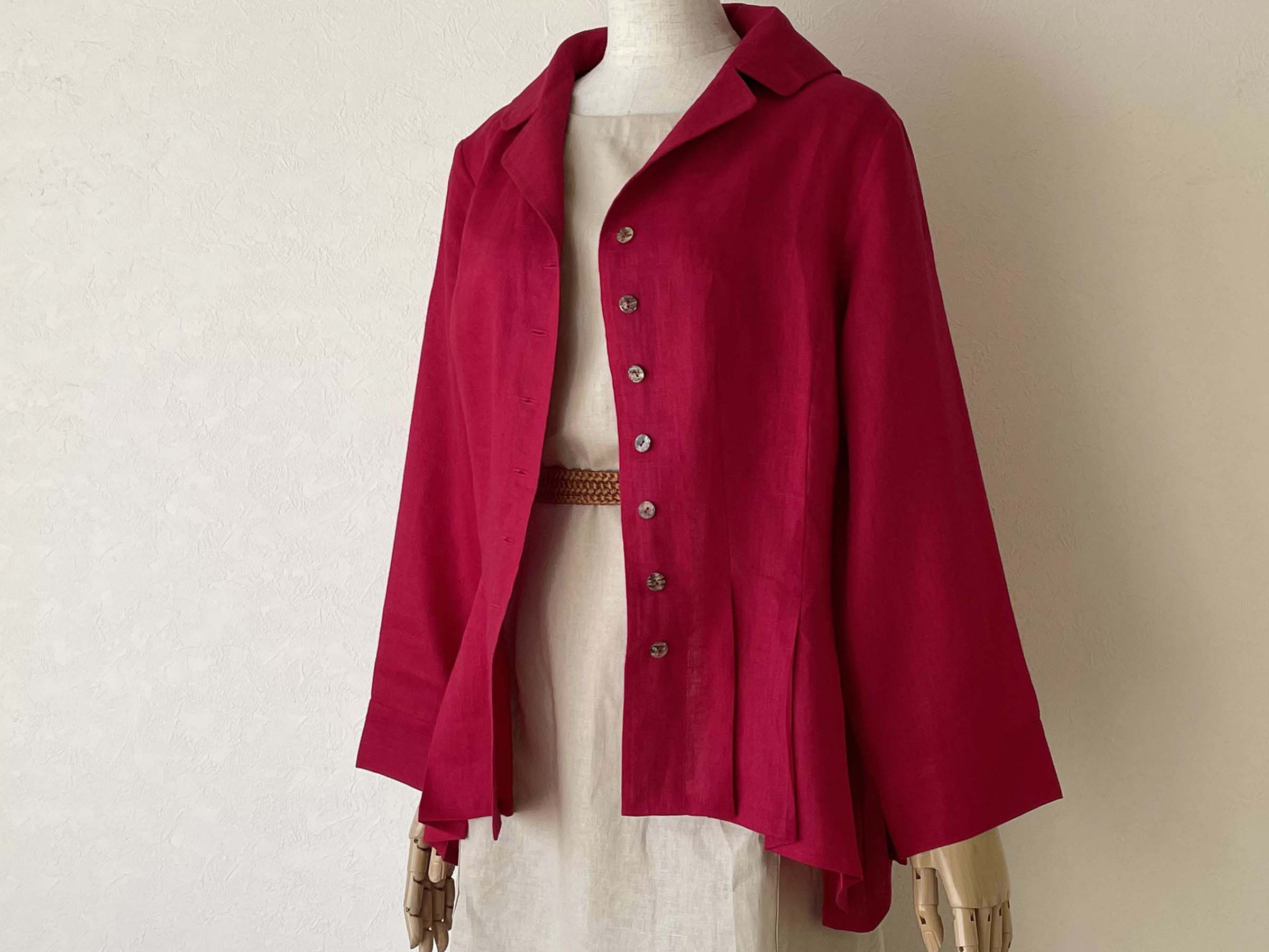ポーリッシュリネン テーラードカラー 裾がアシンメトリーのジャケット 長袖 赤 無地 9,600円
