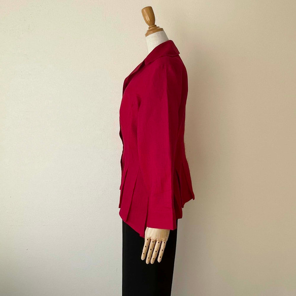 ポーリッシュリネン テーラードカラー 裾がアシンメトリーのジャケット 長袖 赤 無地 4枚目の画像